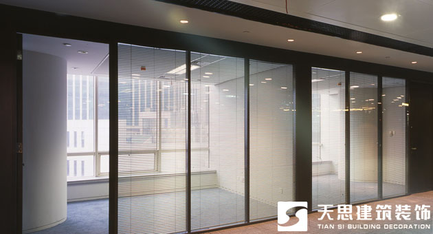 <a href=http://www.lwwtgwq.cn/ target=_blank class=infotextkey>合肥辦公室裝修</a>玻璃